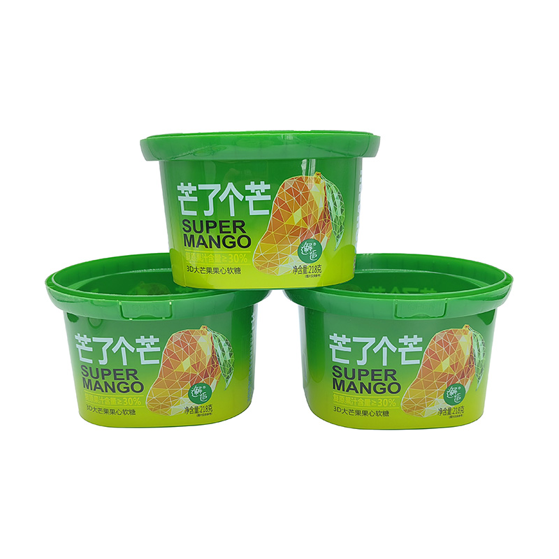 How do Square Buckets compare to traditional round buckets